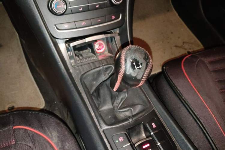 Used Roewe 550 2014 550S 1.8L Manual Smart Selection Model Gear Lever