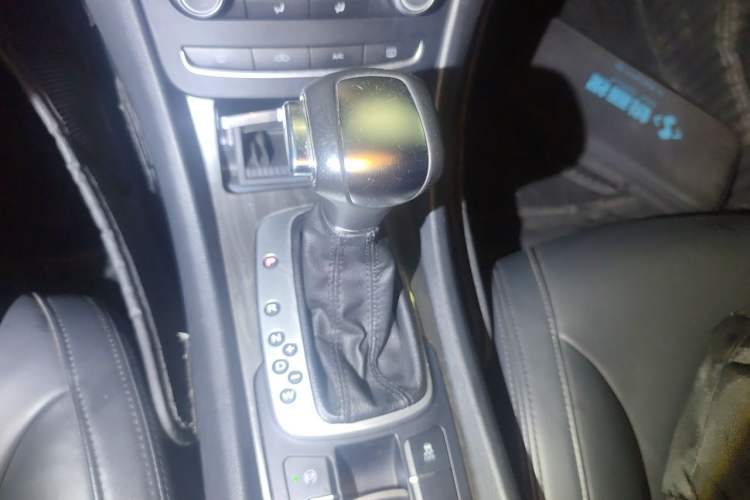 Used Roewe 550 2014 550S 1.8L Automatic Smart Selection Model Gear Lever