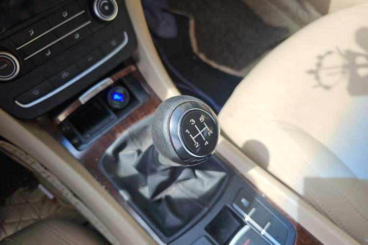 Used Roewe 550 2014 550S 1.8L Manual Smart Selection Model Gear Lever