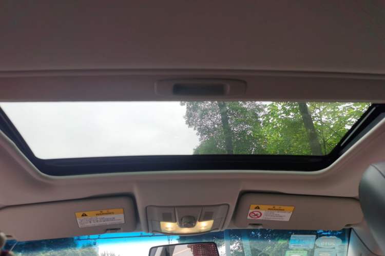 Used Roewe 550 2014 550S 1.8L Automatic Smart Selection Model Headliner