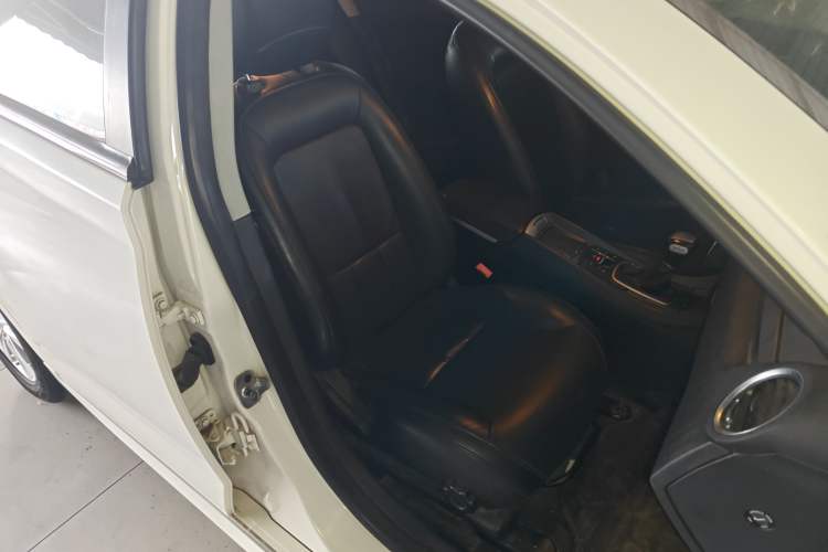 Used Roewe 550 2014 550S 1.8L Automatic Smart Selection Model Interior 3