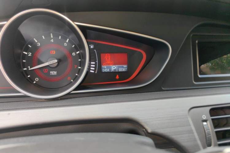 Used Roewe 550 2014 550S 1.8L Automatic Smart Selection Model Odometer Close Up