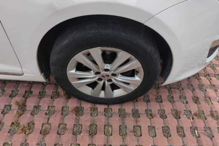 Used Roewe 550 2014 550S 1.8L Automatic Smart Selection Model Right Front Wheel Hub