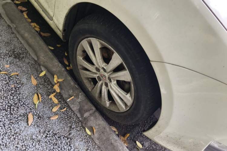 Used Roewe 550 2014 550S 1.8L Manual Smart Selection Model Right Front Wheel Hub