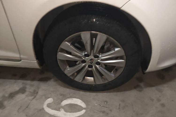 Used Roewe 550 2014 550S 1.8L Automatic Smart Selection Model Right Front Wheel Hub