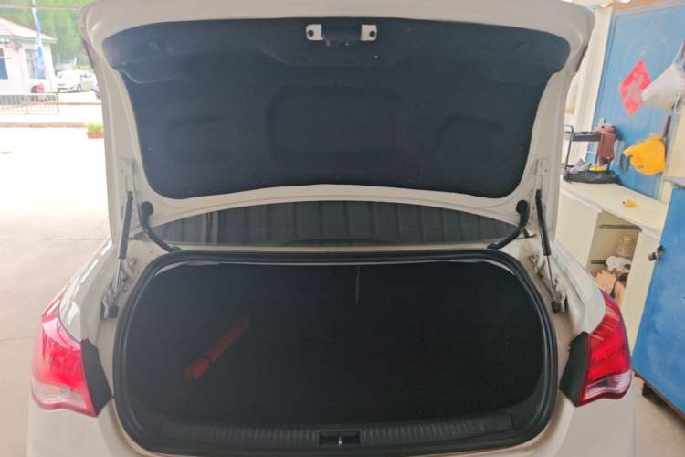 Used Roewe 550 2014 550S 1.8L Automatic Smart Selection Model Trunk