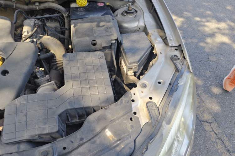Used Roewe 550 2014 550S 1.8L Automatic Smart Selection Model Engine Bay Left