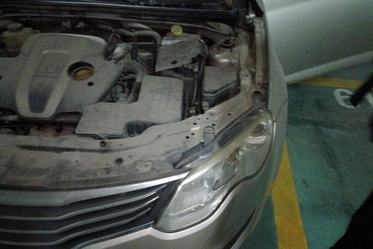Used Roewe 550 2014 550S 1.8L Automatic Smart Selection Model Engine Bay Left