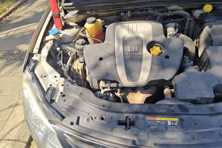 Used Roewe 550 2014 550S 1.8L Automatic Smart Selection Model Engine Bay Right