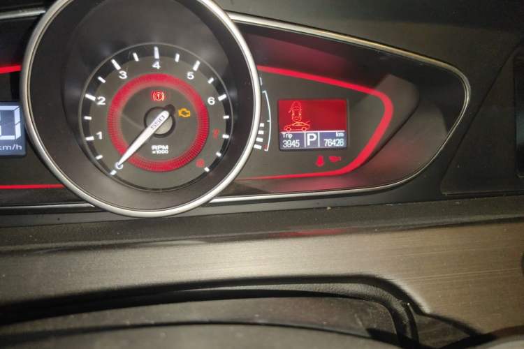 Used Roewe 550 2014 550S 1.8L Automatic Smart Selection Model Odometer Close Up