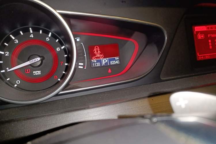 Used Roewe 550 2014 550S 1.8L Automatic Smart Selection Model Odometer Close Up