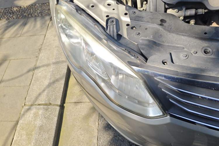 Used Roewe 550 2014 550S 1.8L Automatic Smart Selection Model Right Front Headlight