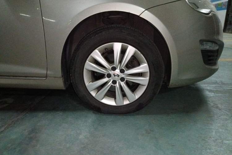 Used Roewe 550 2014 550S 1.8L Automatic Smart Selection Model Right Front Wheel Hub