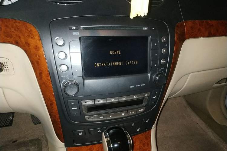 Used Roewe 750 2007 2.5L Luxury Edition AT Audio And AC Panel
