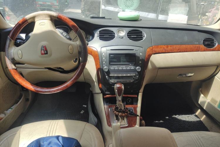 Used Roewe 750 2007 2.5L Regal AT Center Console