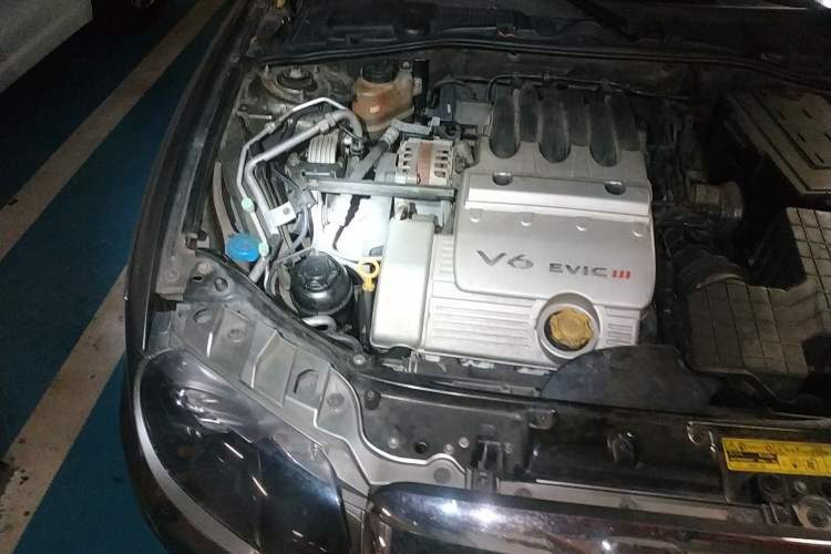 Used Roewe 750 2007 2.5L Luxury Edition AT Engine Bay Right