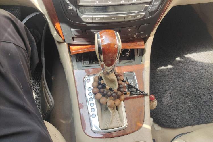 Used Roewe 750 2007 2.5L Regal AT Gear Lever