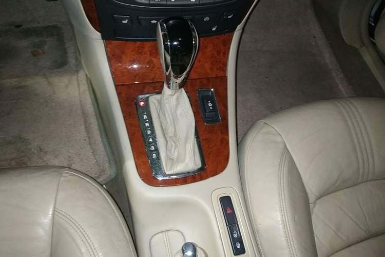 Used Roewe 750 2007 2.5L Luxury Edition AT Gear Lever