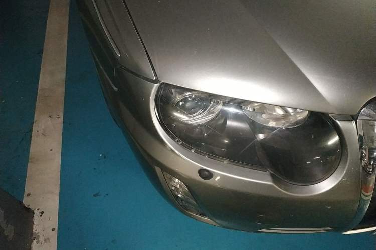 Used Roewe 750 2007 2.5L Luxury Edition AT Right Front Headlight