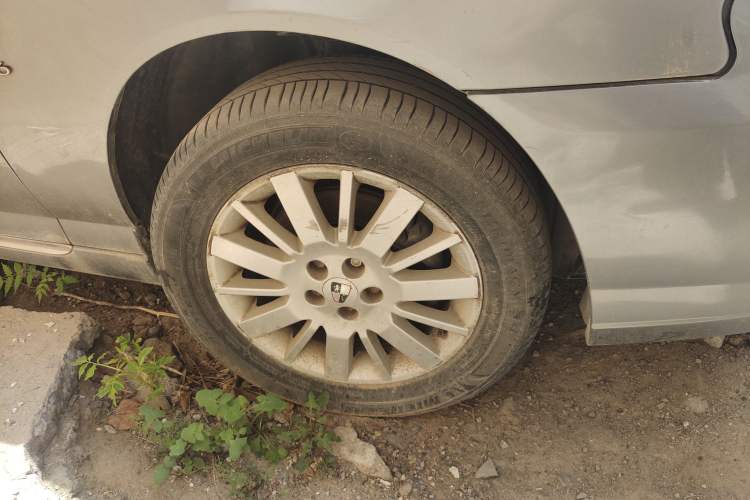 Used Roewe 750 2007 2.5L Regal AT Right Front Wheel Hub