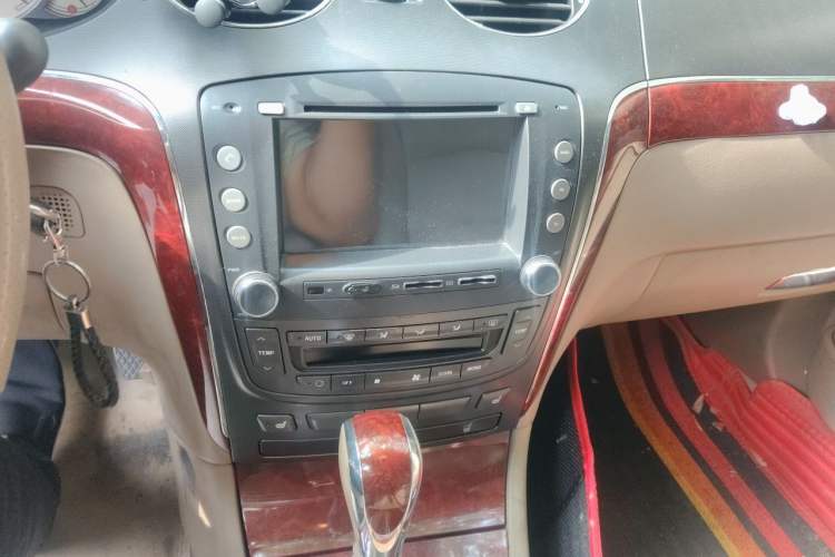 Used Roewe 750 2008 750D 1.8T Business Edition Automatic Audio And AC Panel