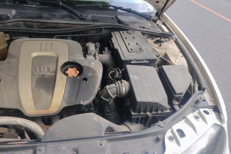 Used Roewe 750 2008 750D 1.8T Business Edition Automatic Engine Bay Left