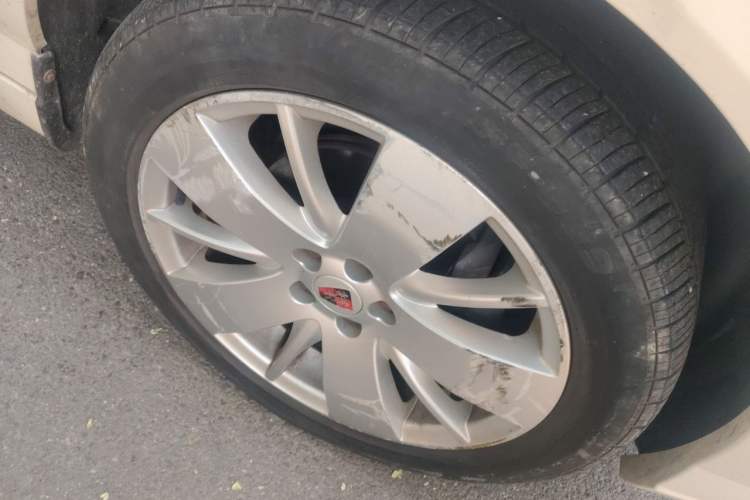 Used Roewe 750 2008 750D 1.8T Business Edition Automatic Right Front Wheel Hub