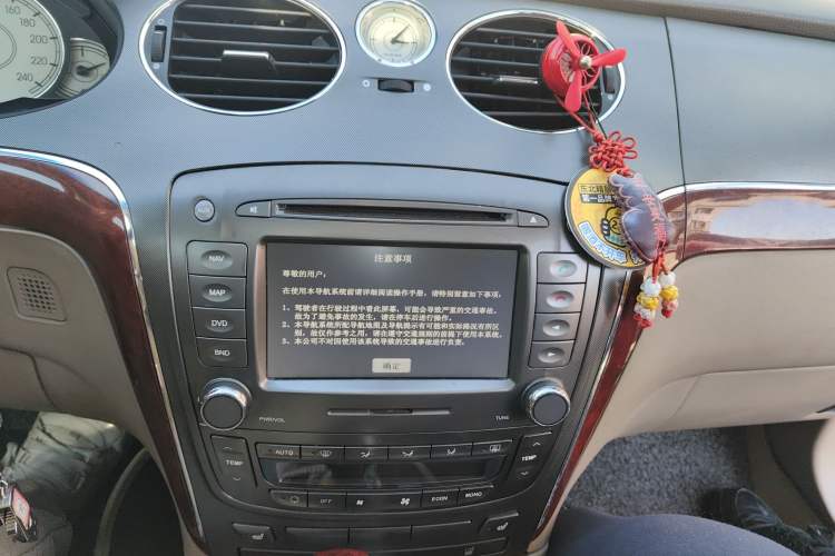 Used Roewe 750 2009 1.8T 750D NAVI Shangya Edition AT Audio And AC Panel