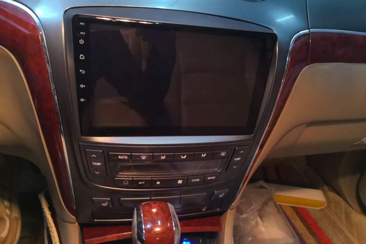 Used Roewe 750 2009 1.8T 750D NAVI Shangya Edition AT Audio And AC Panel
