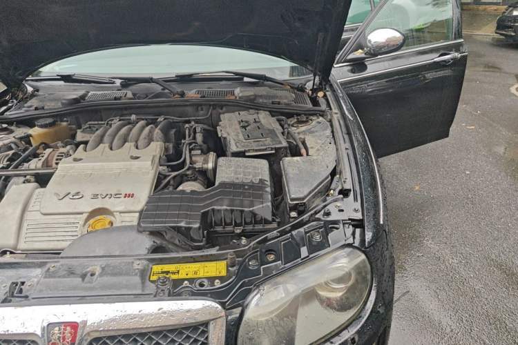 Used Roewe 750 2009 2.5L 750E NAVI Luxury Edition Engine Bay Left