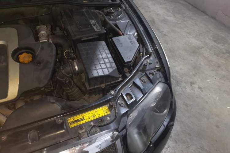 Used Roewe 750 2009 1.8T 750D NAVI Shangya Edition AT Engine Bay Left