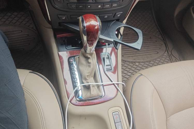 Used Roewe 750 2009 2.5L 750E NAVI Luxury Edition Gear Lever