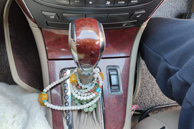 Used Roewe 750 2009 1.8T 750D NAVI Shangya Edition AT Gear Lever