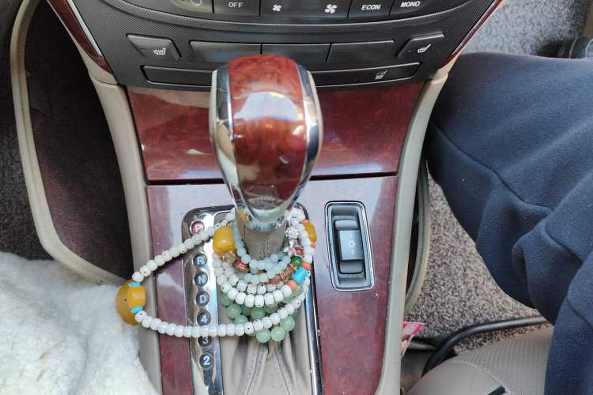 Used Roewe 750 2009 1.8T 750D NAVI Shangya Edition AT Gear Lever