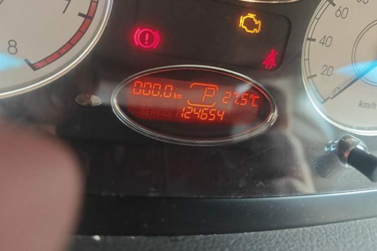 Used Roewe 750 2009 2.5L 750E NAVI Luxury Edition Odometer Close Up