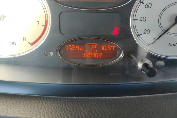 Used Roewe 750 2009 1.8T 750D NAVI Shangya Edition AT Odometer Close Up