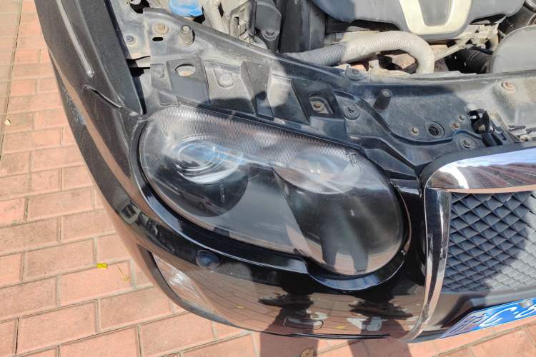 Used Roewe 750 2009 1.8T 750D NAVI Shangya Edition AT Right Front Headlight