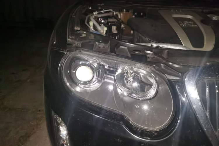 Used Roewe 750 2009 1.8T 750S Xunya Edition AT Right Front Headlight