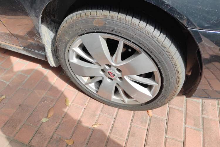 Used Roewe 750 2009 1.8T 750D NAVI Shangya Edition AT Right Front Wheel Hub