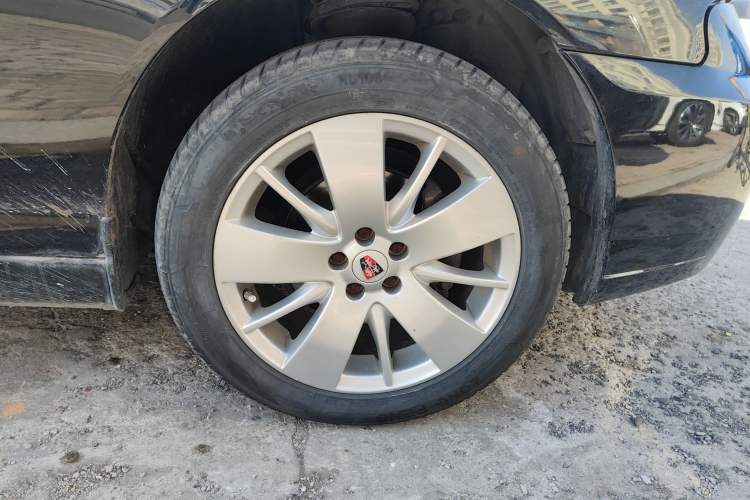 Used Roewe 750 2009 1.8T 750D NAVI Shangya Edition AT Right Front Wheel Hub