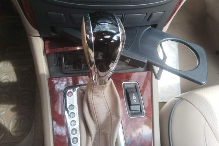 Used Roewe 750 2009 1.8T 750S Xunya Edition AT Gear Lever