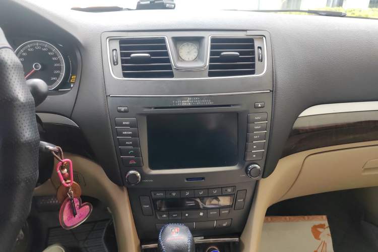 Used Roewe 750 2011 1.8T 750D NAVI Business Edition Automatic Transmission Audio And AC Panel