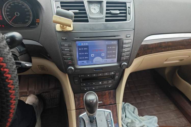 Used Roewe 750 2011 1.8T 750D NAVI Business Edition Automatic Transmission Audio And AC Panel