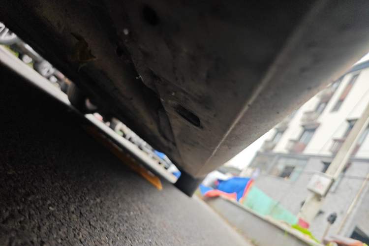 Used Roewe 750 2011 1.8T 750D NAVI Business Edition Automatic Transmission Chassis Front Left