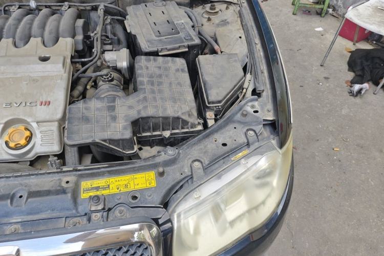 Used Roewe 750 2011 2.5L 750FL NAVI Haoya Edition Engine Bay Left