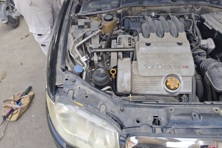 Used Roewe 750 2011 2.5L 750FL NAVI Haoya Edition Engine Bay Right