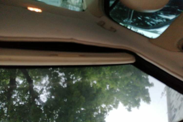 Used Roewe 750 2011 2.5L 750FL NAVI Haoya Edition Headliner