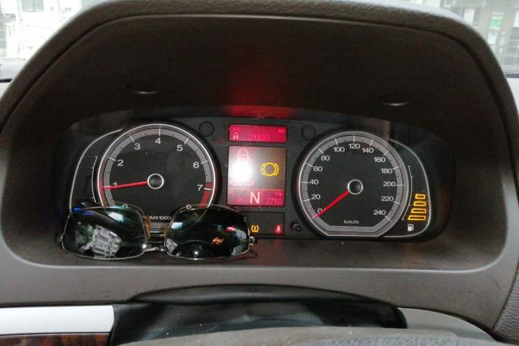 Used Roewe 750 2011 2.5L 750FL NAVI Haoya Edition Instrument Cluster