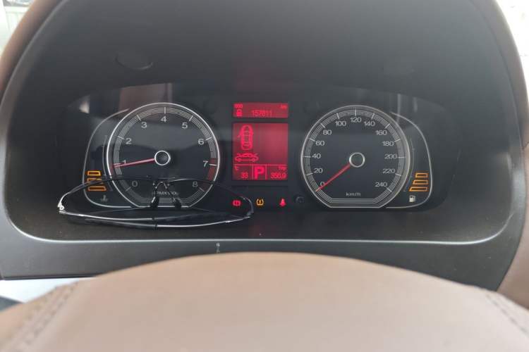 Used Roewe 750 2011 2.5L 750FL NAVI Haoya Edition Instrument Cluster