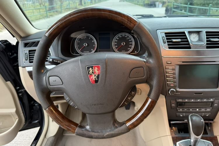 Used Roewe 750 2011 1.8T 750D NAVI Business Edition Automatic Transmission Interior 2